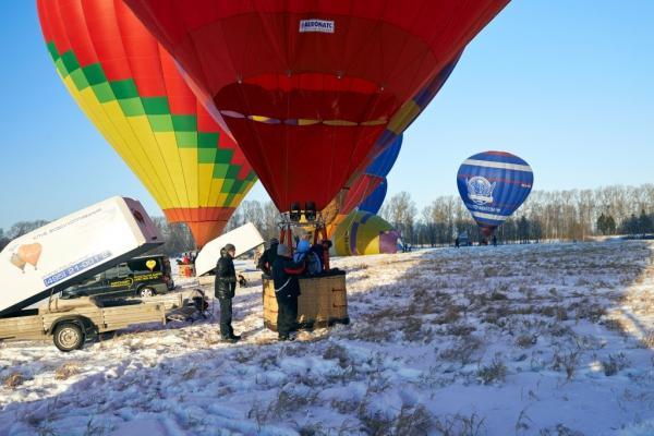 Мороз, солнце и аэростаты. Фоторепортаж Владимира Грекова с Рождественской фиесты "Яблоки на снегу"