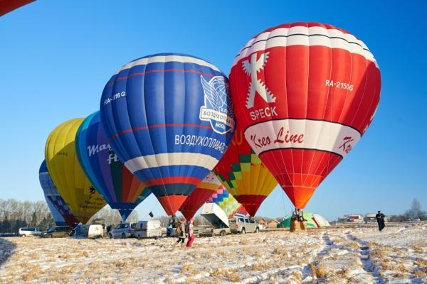 Мороз, солнце и аэростаты. Фоторепортаж Владимира Грекова с Рождественской фиесты "Яблоки на снегу"