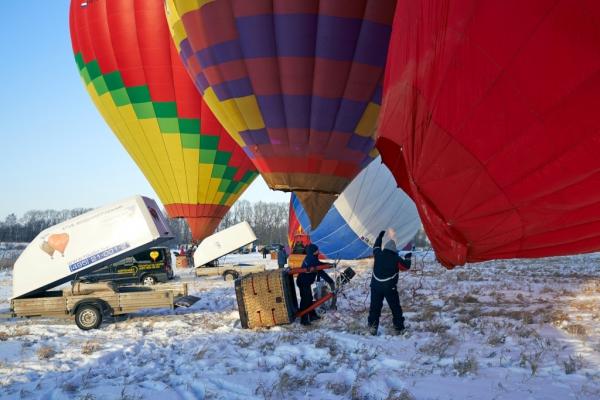 Мороз, солнце и аэростаты. Фоторепортаж Владимира Грекова с Рождественской фиесты "Яблоки на снегу"