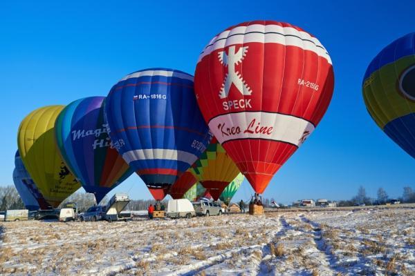Мороз, солнце и аэростаты. Фоторепортаж Владимира Грекова с Рождественской фиесты "Яблоки на снегу"