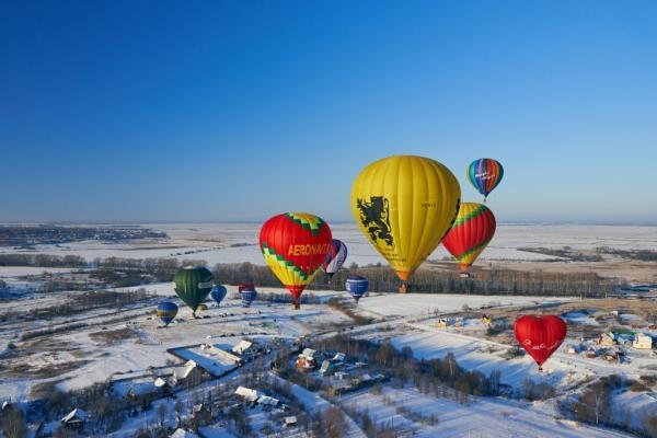 Мороз, солнце и аэростаты. Фоторепортаж Владимира Грекова с Рождественской фиесты "Яблоки на снегу"