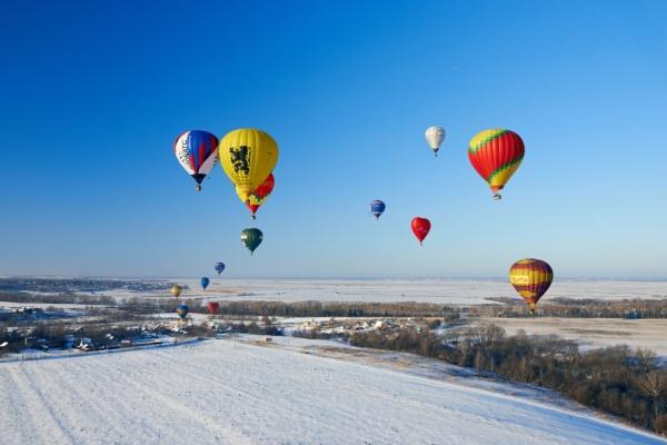 Мороз, солнце и аэростаты. Фоторепортаж Владимира Грекова с Рождественской фиесты "Яблоки на снегу"