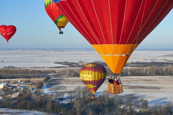Мороз, солнце и аэростаты. Фоторепортаж Владимира Грекова с Рождественской фиесты "Яблоки на снегу"