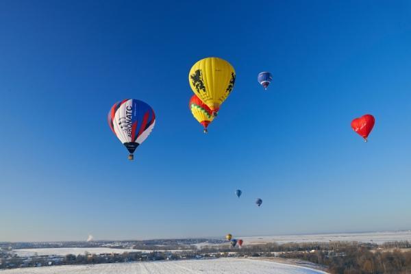 Мороз, солнце и аэростаты. Фоторепортаж Владимира Грекова с Рождественской фиесты "Яблоки на снегу"