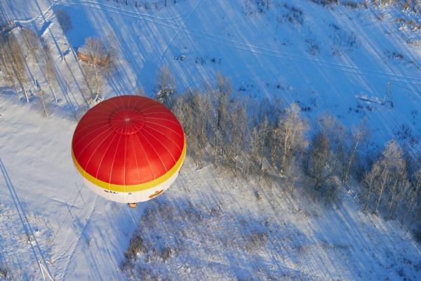 Мороз, солнце и аэростаты. Фоторепортаж Владимира Грекова с Рождественской фиесты "Яблоки на снегу"