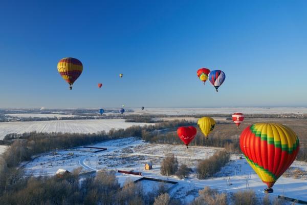 Мороз, солнце и аэростаты. Фоторепортаж Владимира Грекова с Рождественской фиесты "Яблоки на снегу"