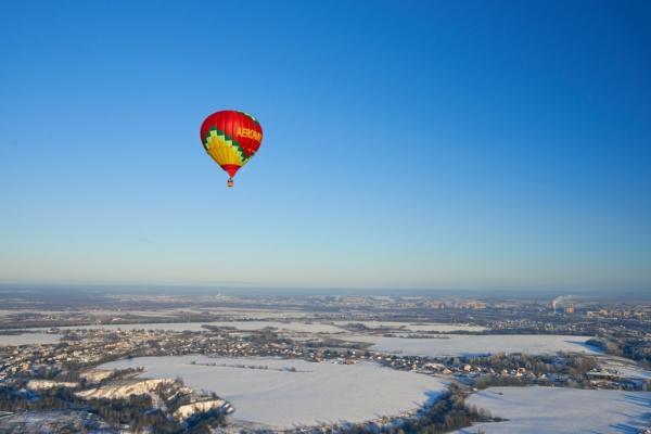 Мороз, солнце и аэростаты. Фоторепортаж Владимира Грекова с Рождественской фиесты "Яблоки на снегу"