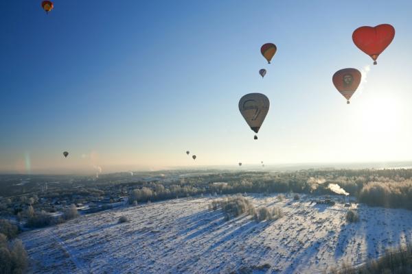Мороз, солнце и аэростаты. Фоторепортаж Владимира Грекова с Рождественской фиесты "Яблоки на снегу"