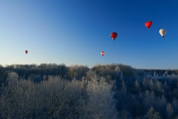 Мороз, солнце и аэростаты. Фоторепортаж Владимира Грекова с Рождественской фиесты "Яблоки на снегу"
