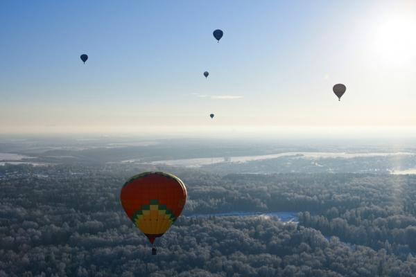 Мороз, солнце и аэростаты. Фоторепортаж Владимира Грекова с Рождественской фиесты "Яблоки на снегу"