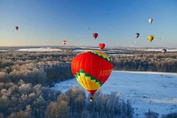 Мороз, солнце и аэростаты. Фоторепортаж Владимира Грекова с Рождественской фиесты "Яблоки на снегу"