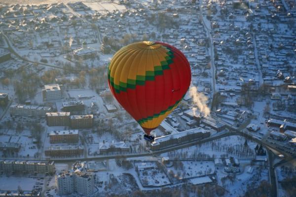 Мороз, солнце и аэростаты. Фоторепортаж Владимира Грекова с Рождественской фиесты "Яблоки на снегу"
