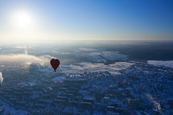 Мороз, солнце и аэростаты. Фоторепортаж Владимира Грекова с Рождественской фиесты "Яблоки на снегу"
