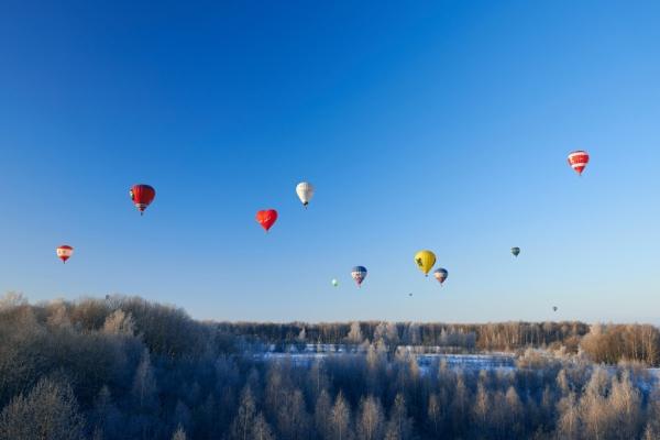 Мороз, солнце и аэростаты. Фоторепортаж Владимира Грекова с Рождественской фиесты "Яблоки на снегу"