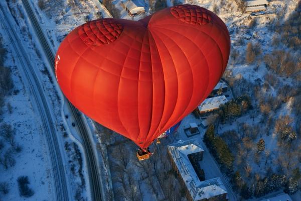 Мороз, солнце и аэростаты. Фоторепортаж Владимира Грекова с Рождественской фиесты "Яблоки на снегу"