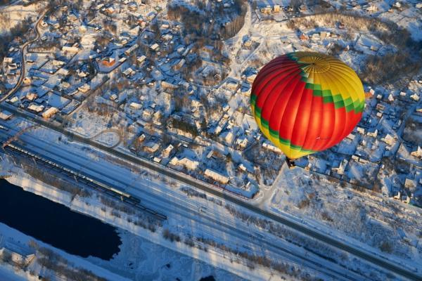 Мороз, солнце и аэростаты. Фоторепортаж Владимира Грекова с Рождественской фиесты "Яблоки на снегу"