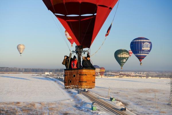 Мороз, солнце и аэростаты. Фоторепортаж Владимира Грекова с Рождественской фиесты "Яблоки на снегу"