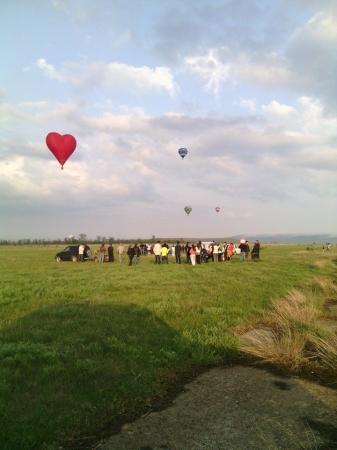 В Феодосии стартовал Открытый Кубок Крыма по воздухоплавательному спорту