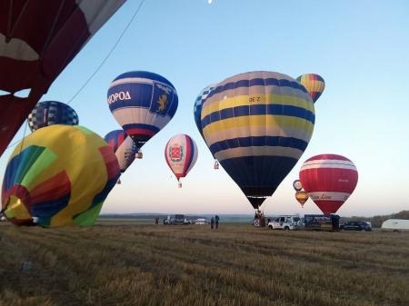 Белгород-2015. Чемпионат ЦФО. Пилоты аэростатов выполняют второй спортивный полёт