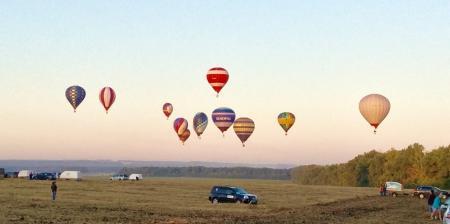 Белгород-2015. Чемпионат ЦФО. Пилоты аэростатов выполняют второй спортивный полёт