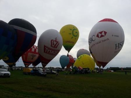 3-й ЧЕ среди женщин. Первый полёт