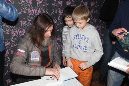 Легко ли стать рекордсменом? День первый. (Неофициальные подробности от официального лица)