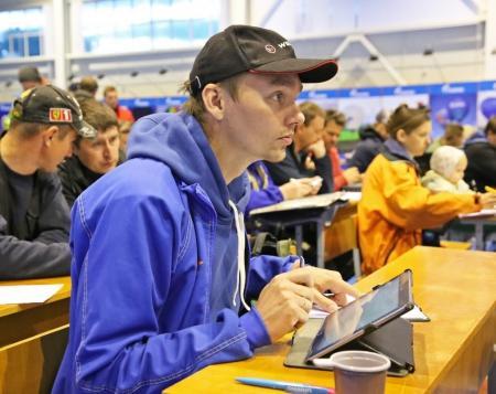 Великие Луки: утро 12 июня: ковёр