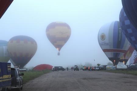 Великие Луки: утро 12 июня: ковёр
