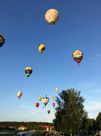Состоялись первые два спортивных полёта 2-го Чемпионата мира по воздухоплавательному спорту среди женщин
