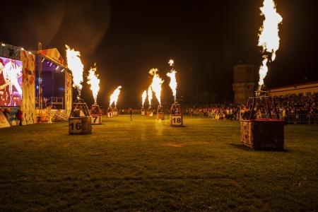 Огненное шоу вместо танца слонов