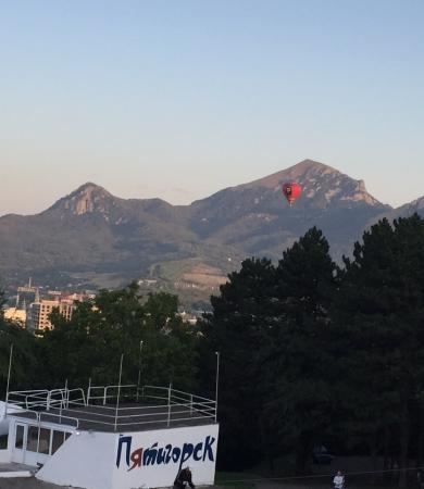 Воскресение. Фестивалю воздухоплавания и авиабиатлона на КМВ дан огненный старт!