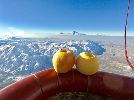 Армения, "Яблоки на снегу"