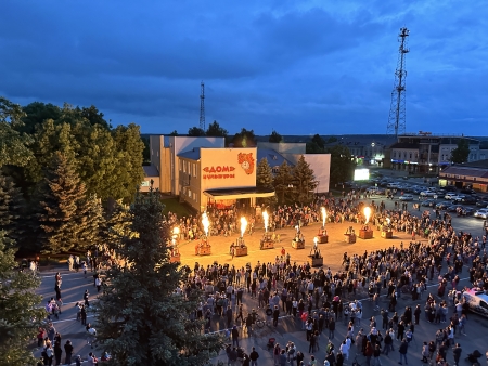 День защиты детей отметили фаер-шоу